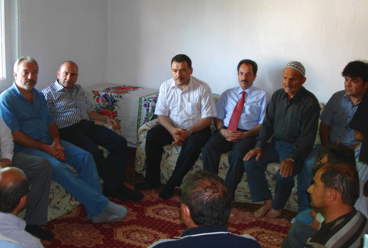 AK Parti Kütahya İl Başkanı Nazlı'dan Gedizli Acılı Aileye Taziye Ziyareti