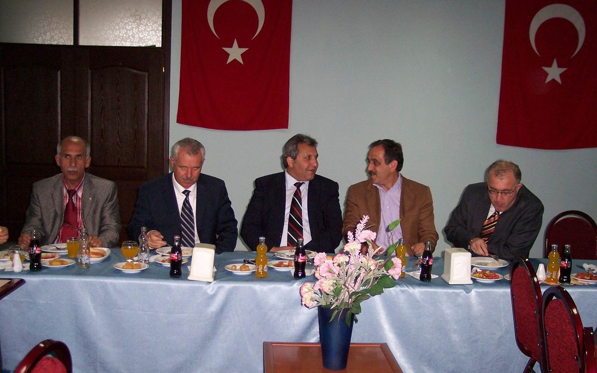 Akyazı'da İzcilik Faaliyetlerine Destek Verenlere Teşekkür Plaketi
