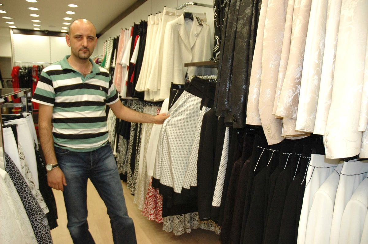 Manisa'da Mağazadan Hırsızlık