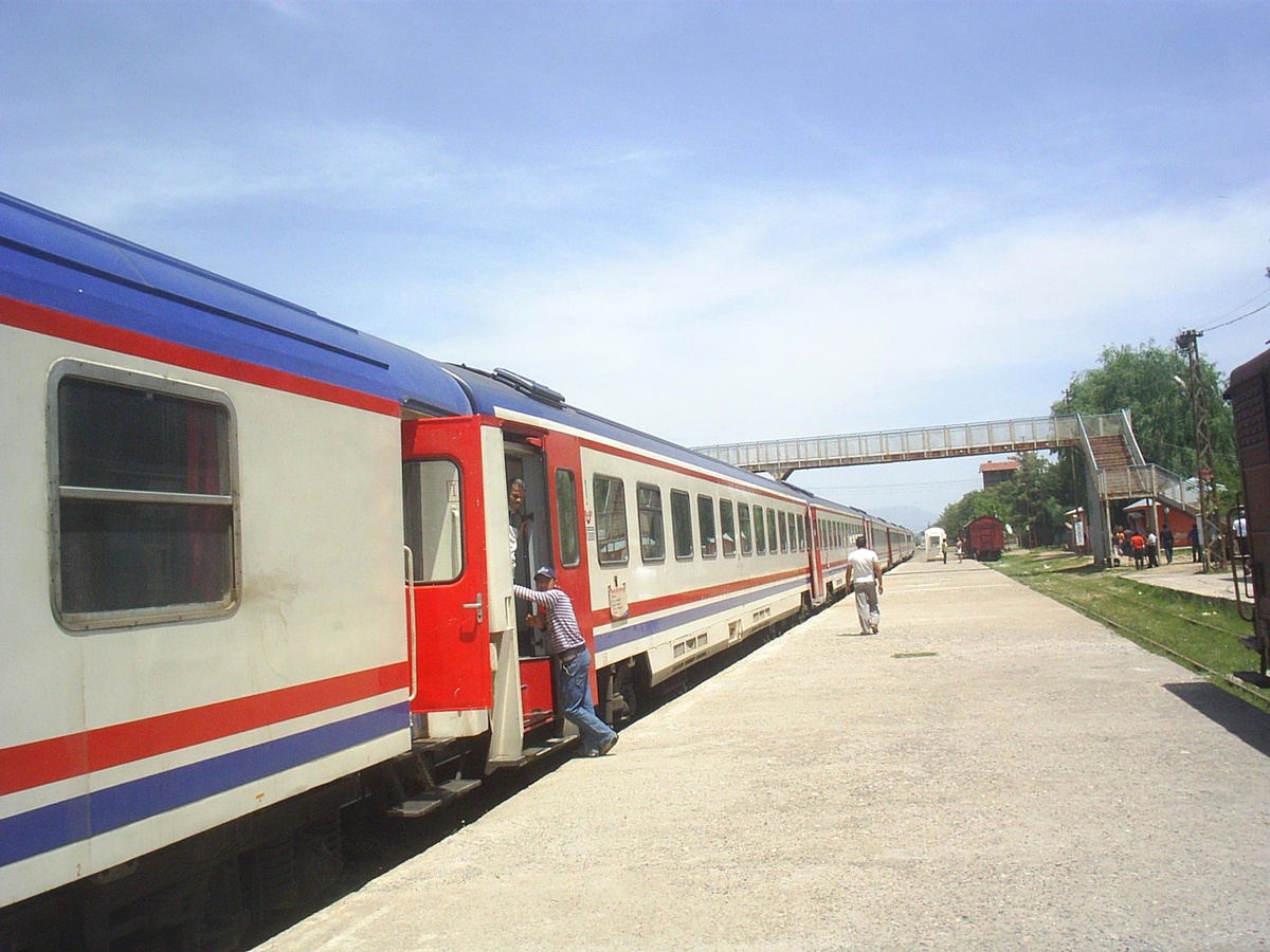 Tatvan-elazığ Tren Seferleri Başladı