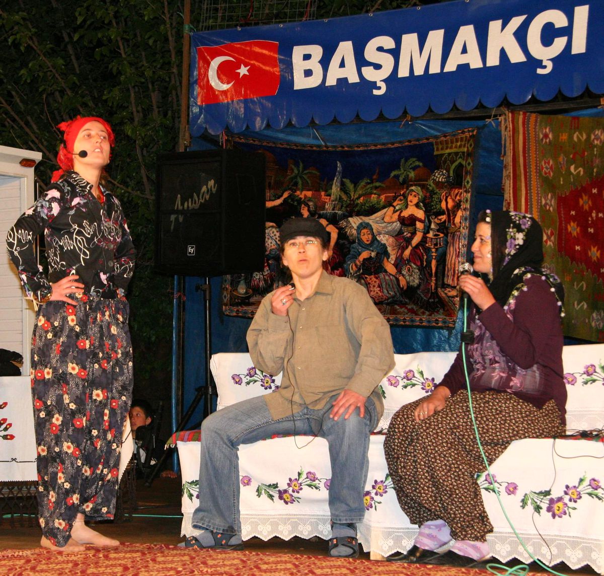 Başmakçı'nın Tiyatrocu Kadınları