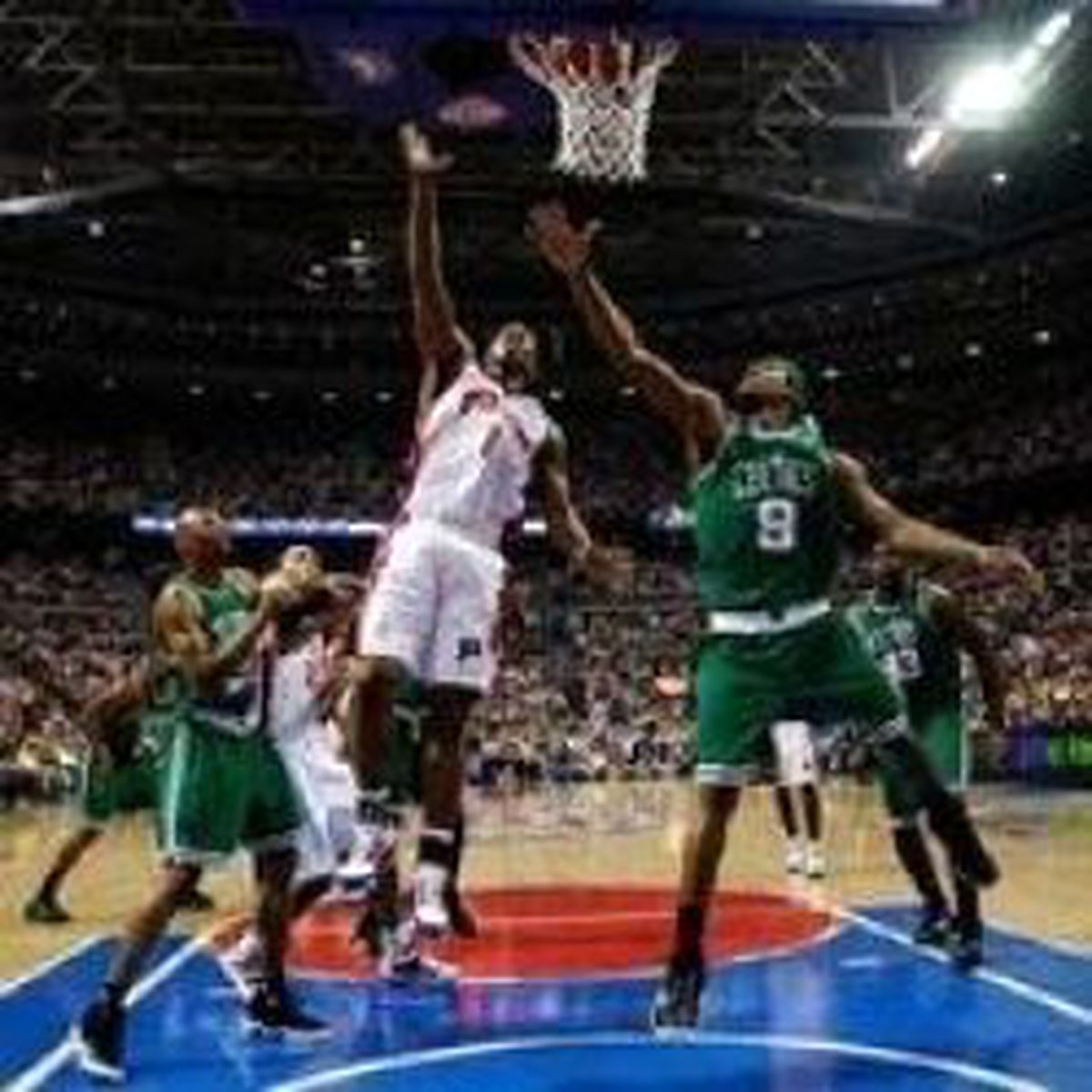 Boston Celtics: 89 La Lakers: 81