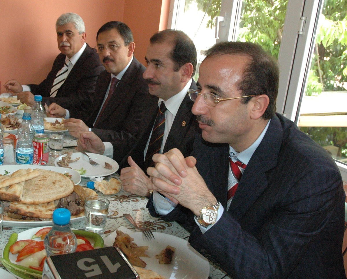 Kayseri Belediye Başkanı Mehmet Özhaseki Bitlis'te