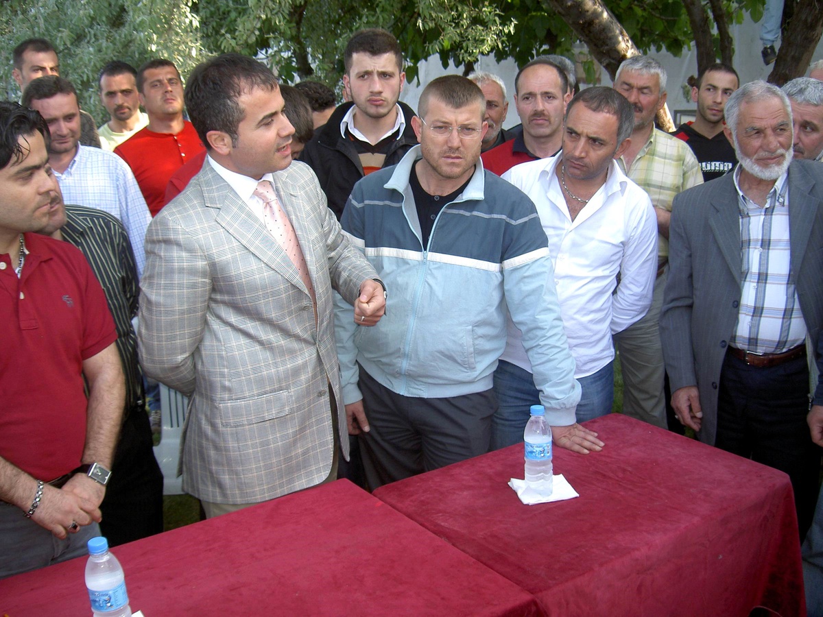 Kılıç'tan Yabancılar Pazarı Esnafına Destek