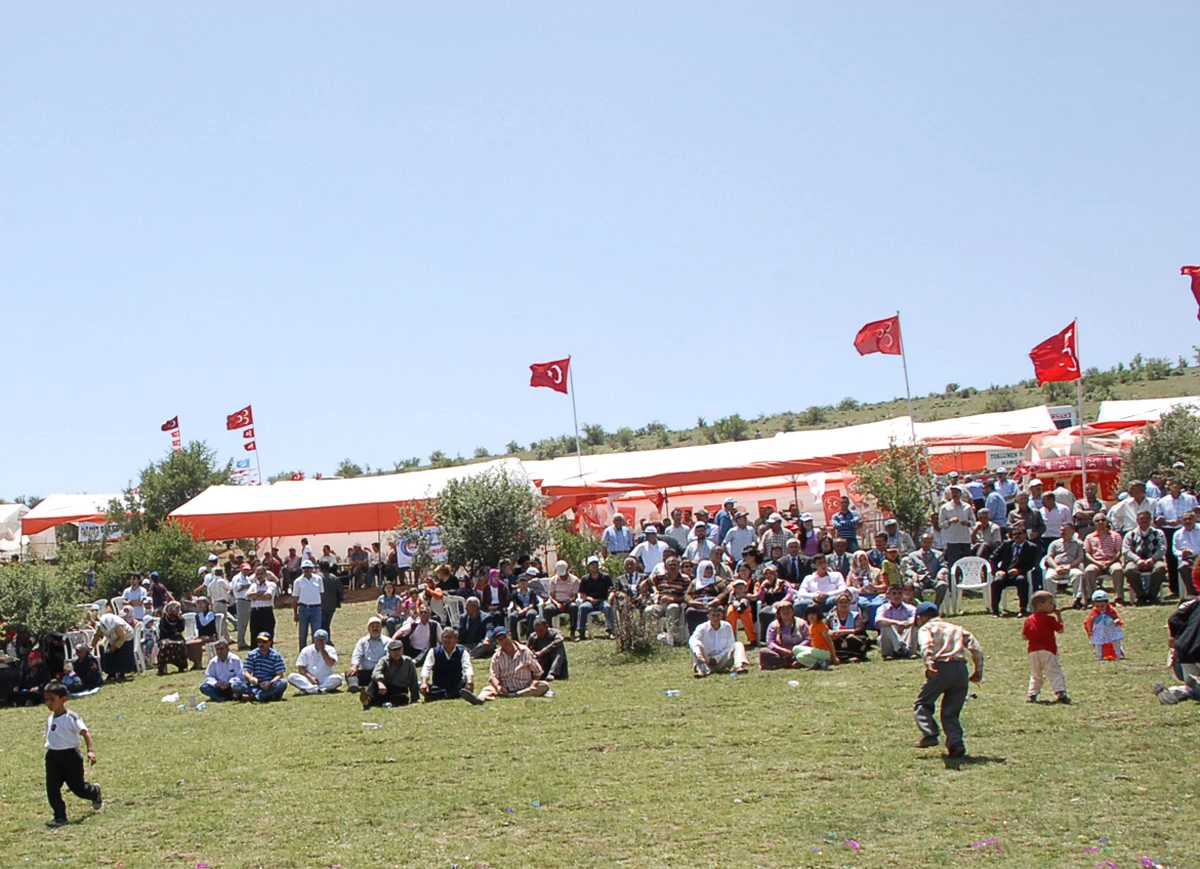 MHP\'nin Kervansaray Dağı 4. Türkmen Şöleni Gerçekleşti