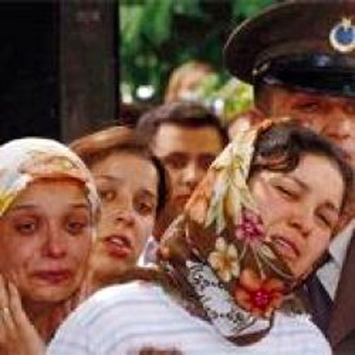 Şehit Kardeşe Gözyaşı