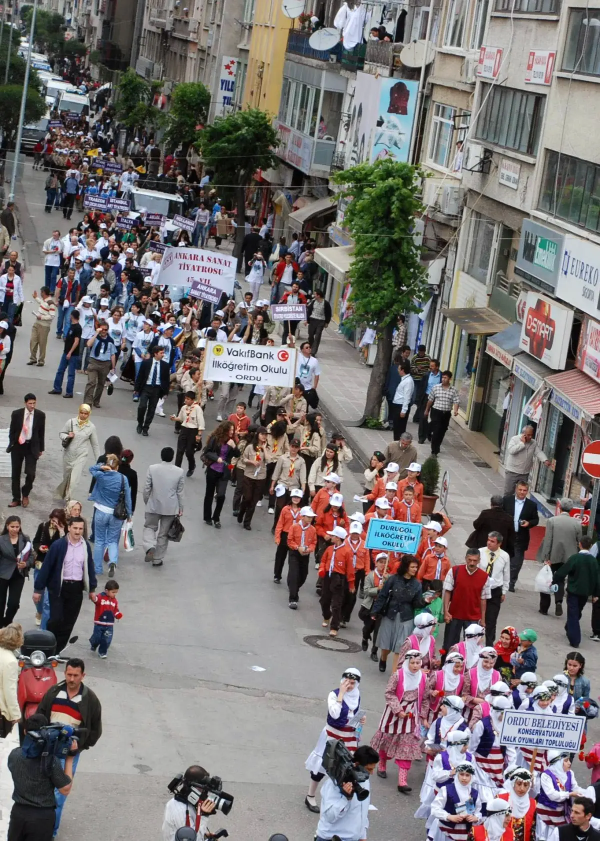 Uluslararası Çocuk Tiyatroları Festivali Başladı