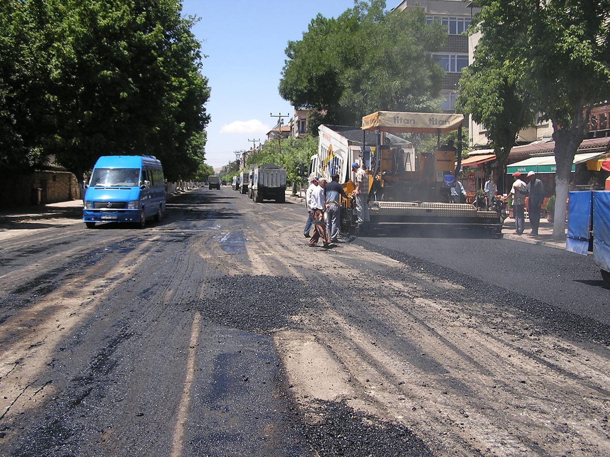 Büyükşehir Belediyesi Asfalt Yenileme Çalışmalarına Devam Ediyor