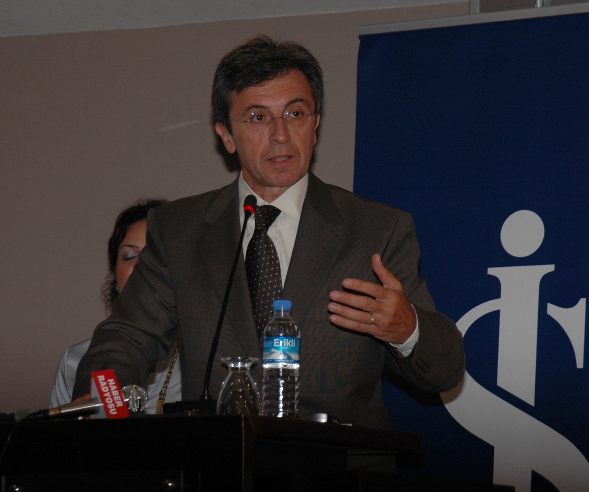 İş Bankası Genel Müdürü Özince Mersin'de