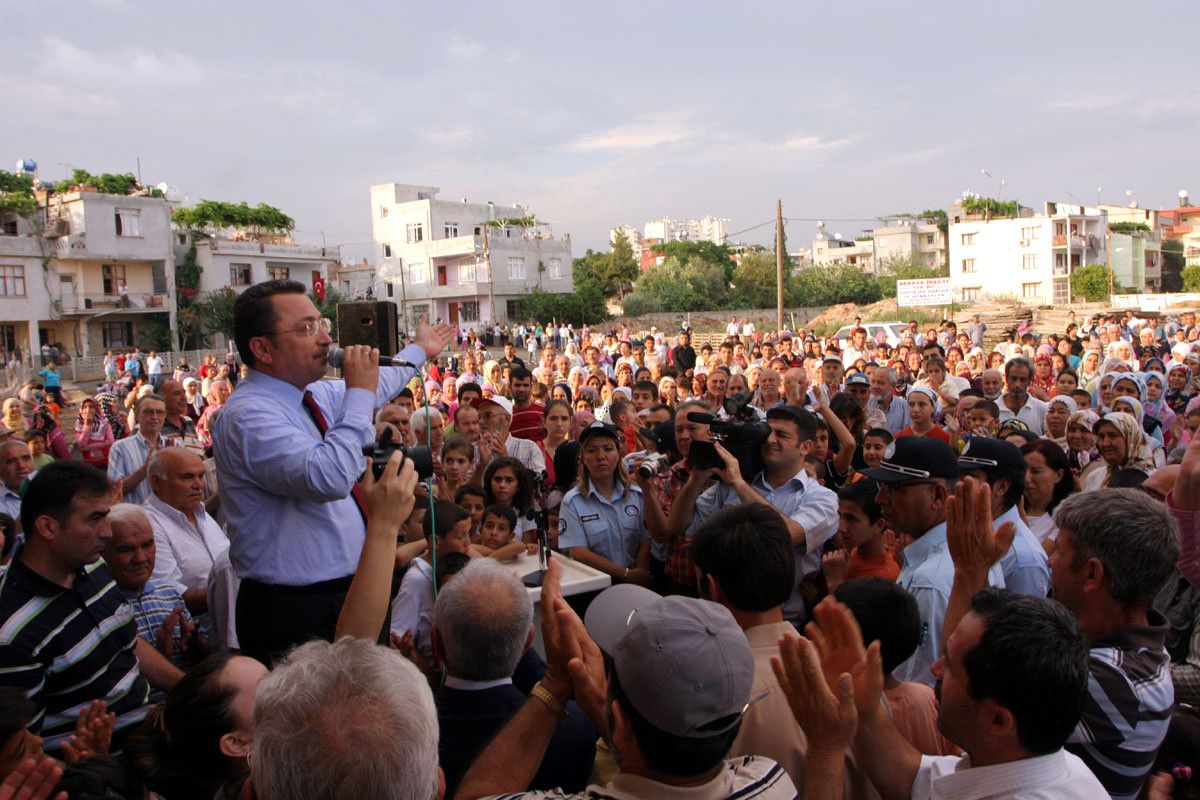 Miting Gibi Semt Pazarı Açılışı