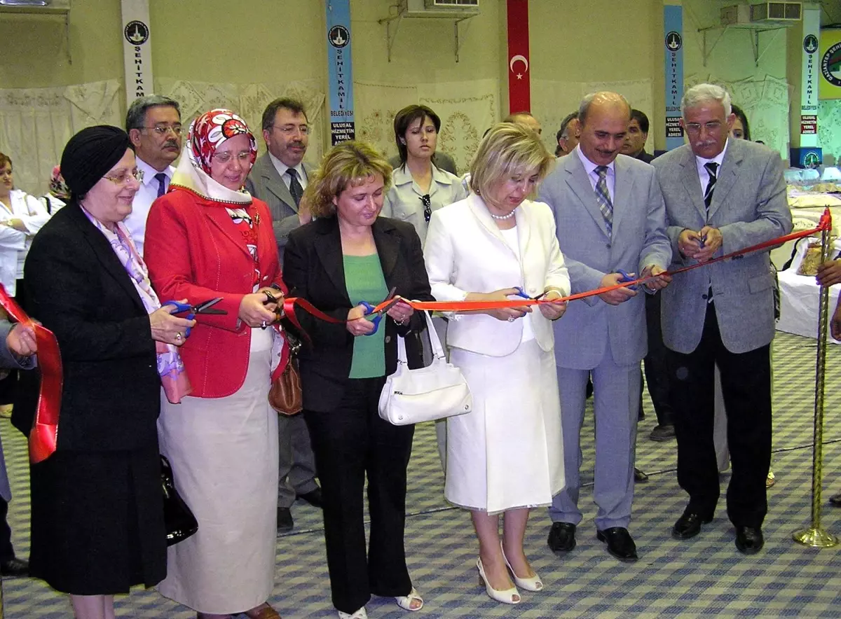 Şehitkamil Belediyesi El Beceri Kurslarının Yıl Sonu Sergisi Törenle Açıldı