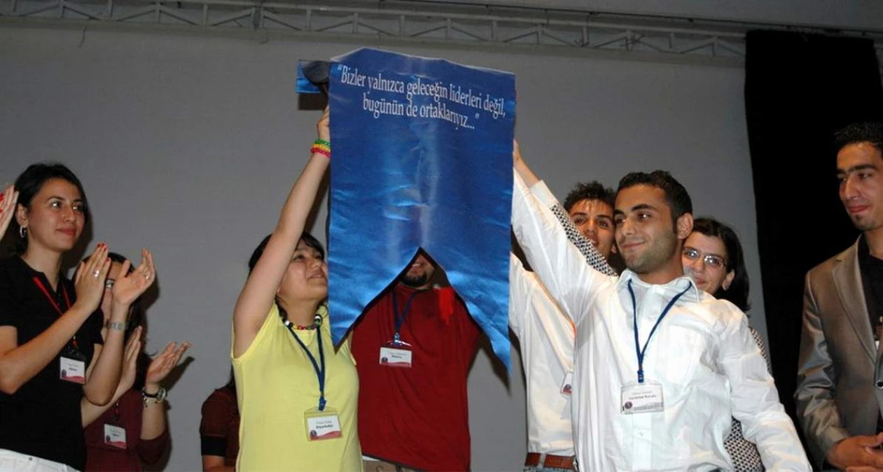 Diyarbakır Yerel Gündem 21 Gençlik Meclisi Türkiye\'nin En İyisi Seçildi