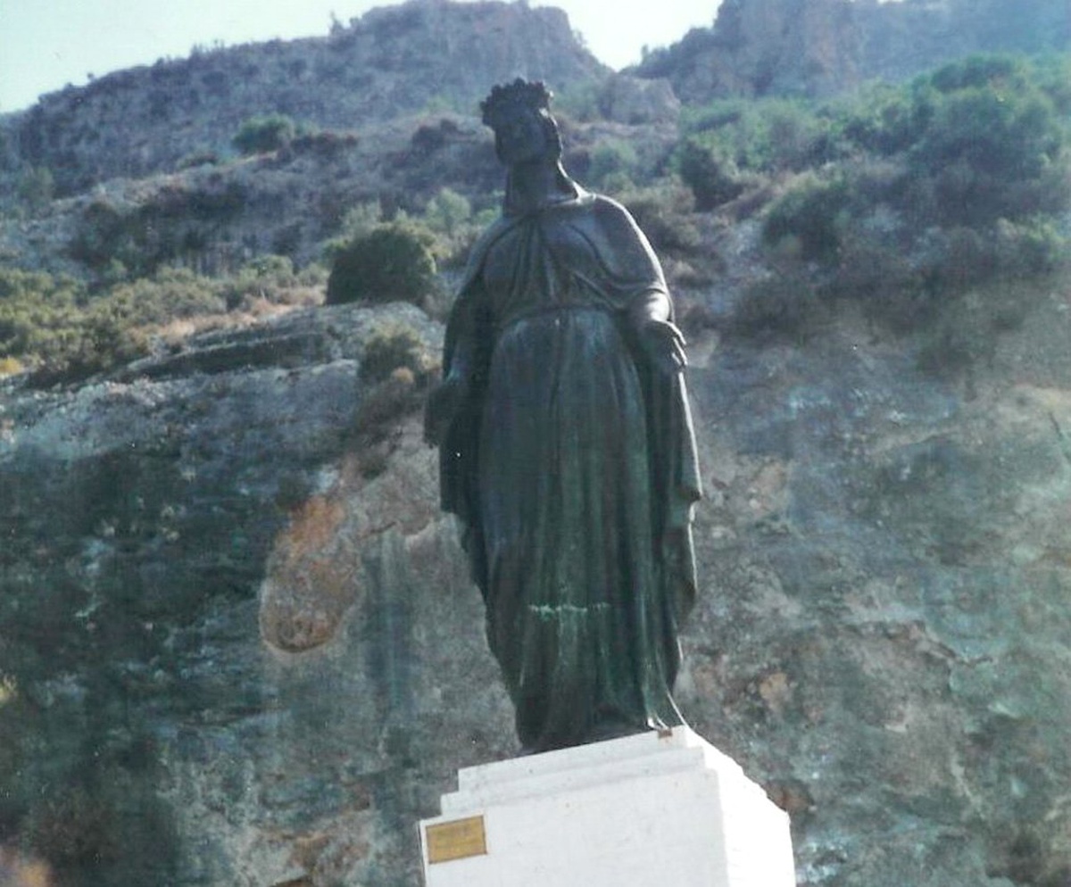 Meryemana Heykeli Yenileniyor