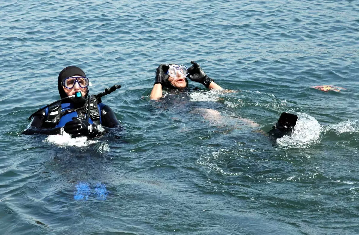 Çanakkale'de Dalgıçlardan Deniz Temizliği