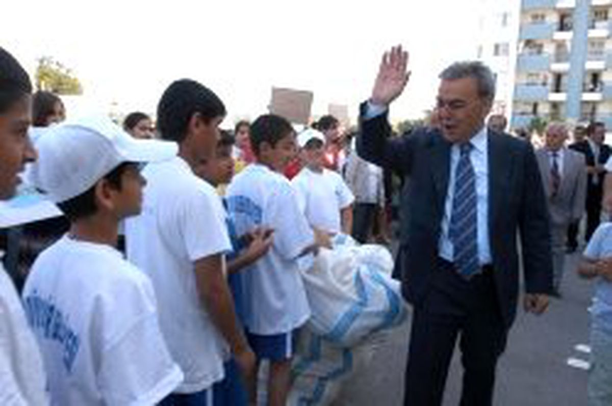 İzmir Büyükşehir Belediyesi, İzmir'deki 1.200 Okula Hizmet Götürecek