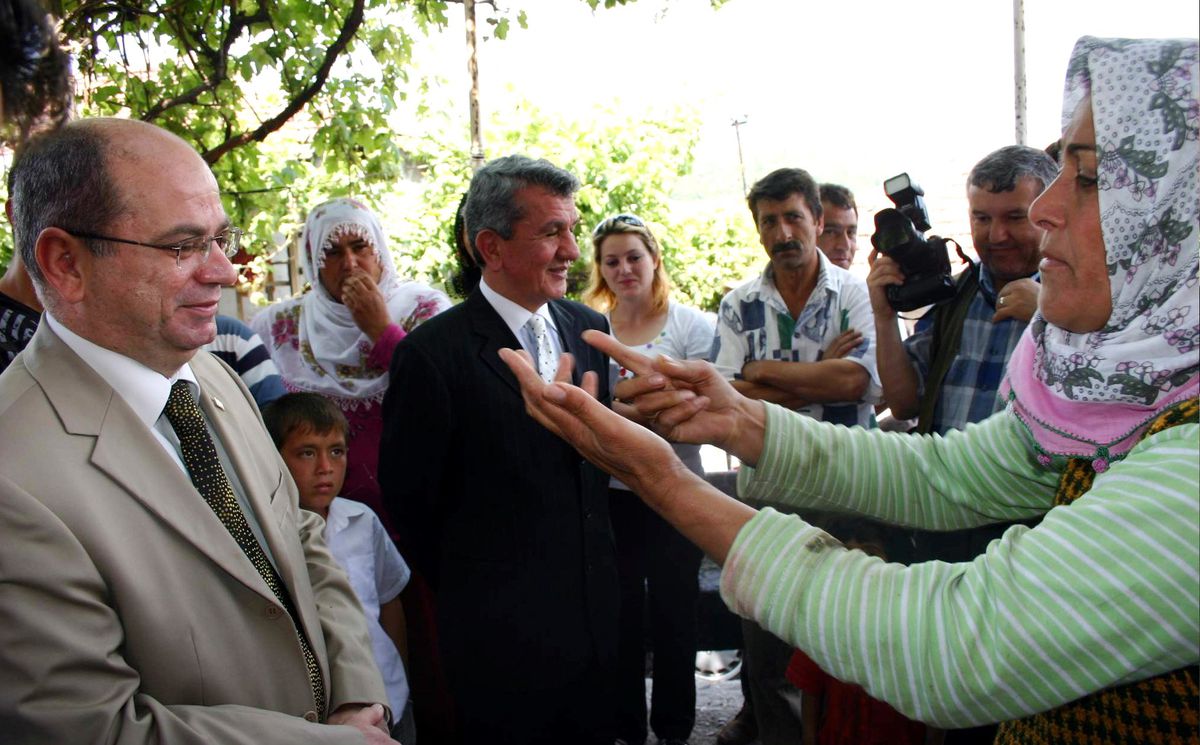 Mahalleli Valiye Dert Yandı