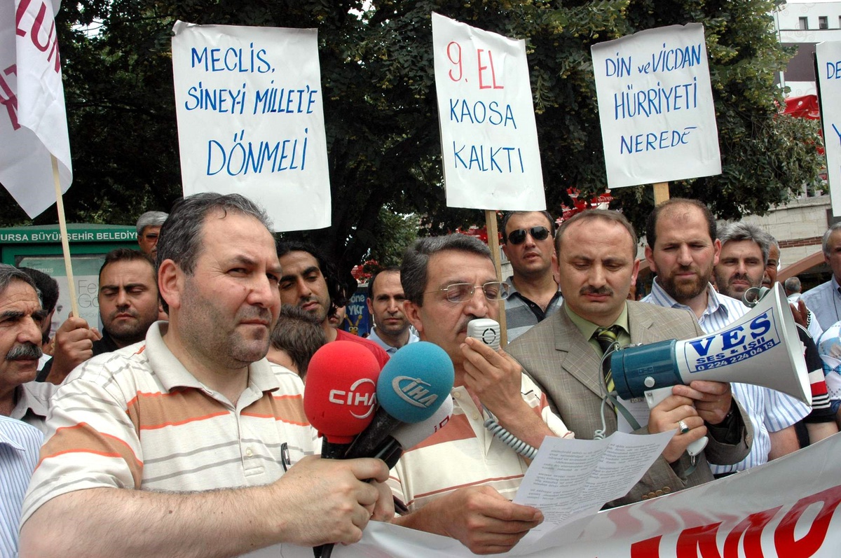 Mazlumder, Anayasa Mahkemesi Üyeleri Hakkında Suç Duyurusunda Bulunacak
