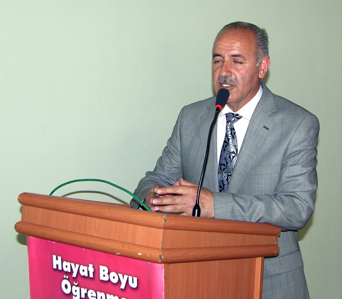 Van'da Okuma Yazma Kursunu Tamamlayan Kadınlara Sertifika Verildi