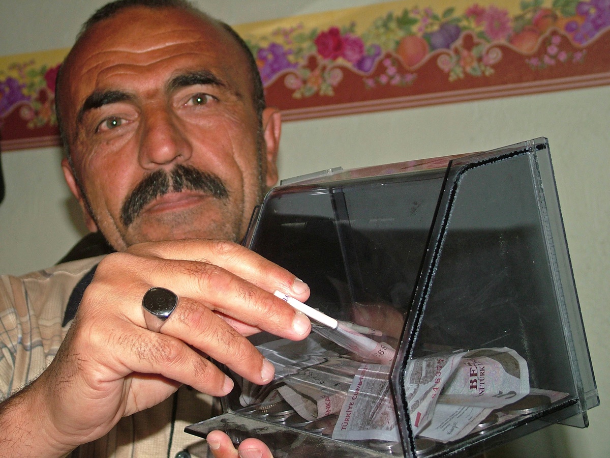 12 Yıldır İçmediği Sigara Parasıyla Tatile Gidiyor