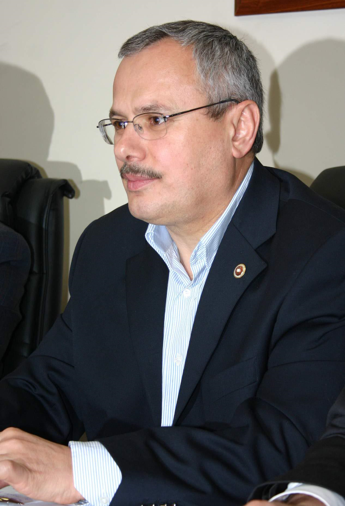 AK Parti Millevekilinden Başörtüsü Açıklaması