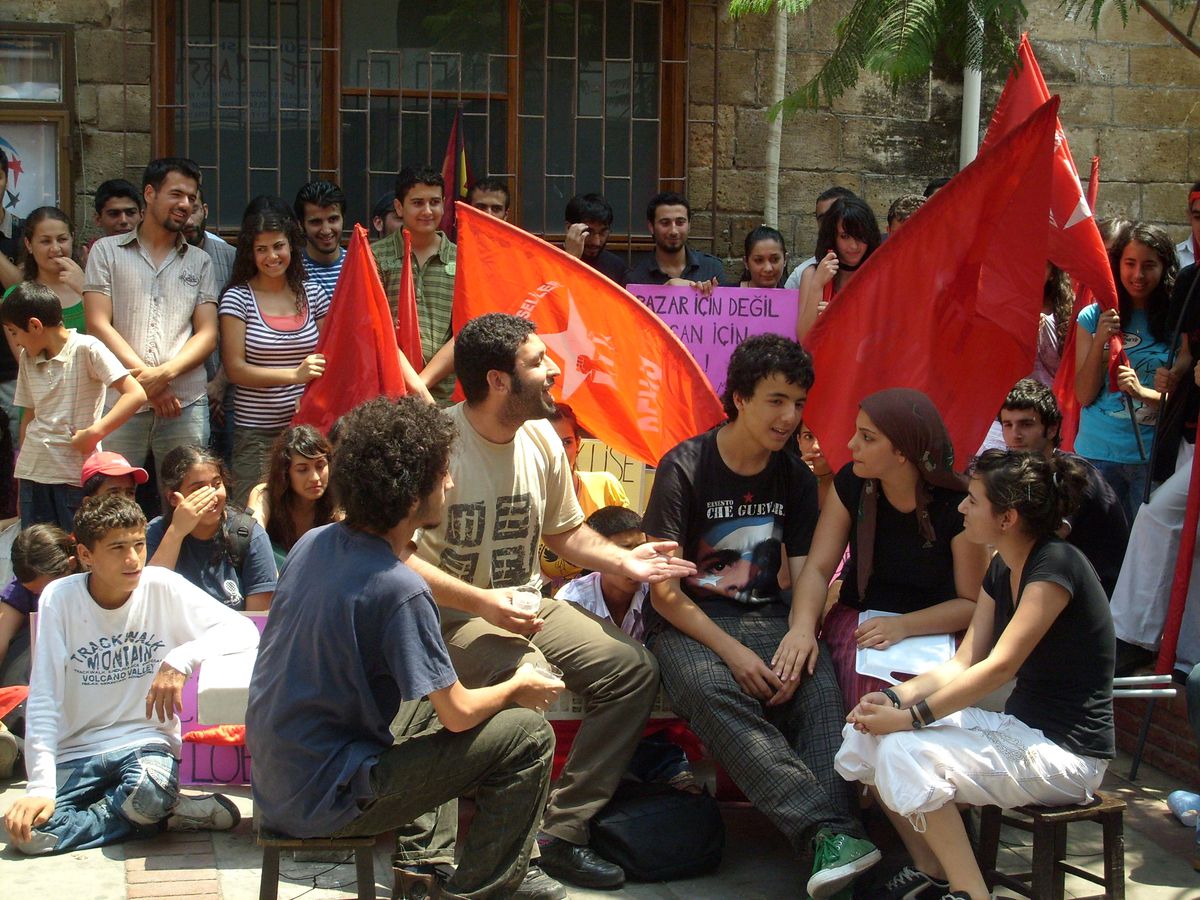 ÖSS\'ye Skeçli Protesto