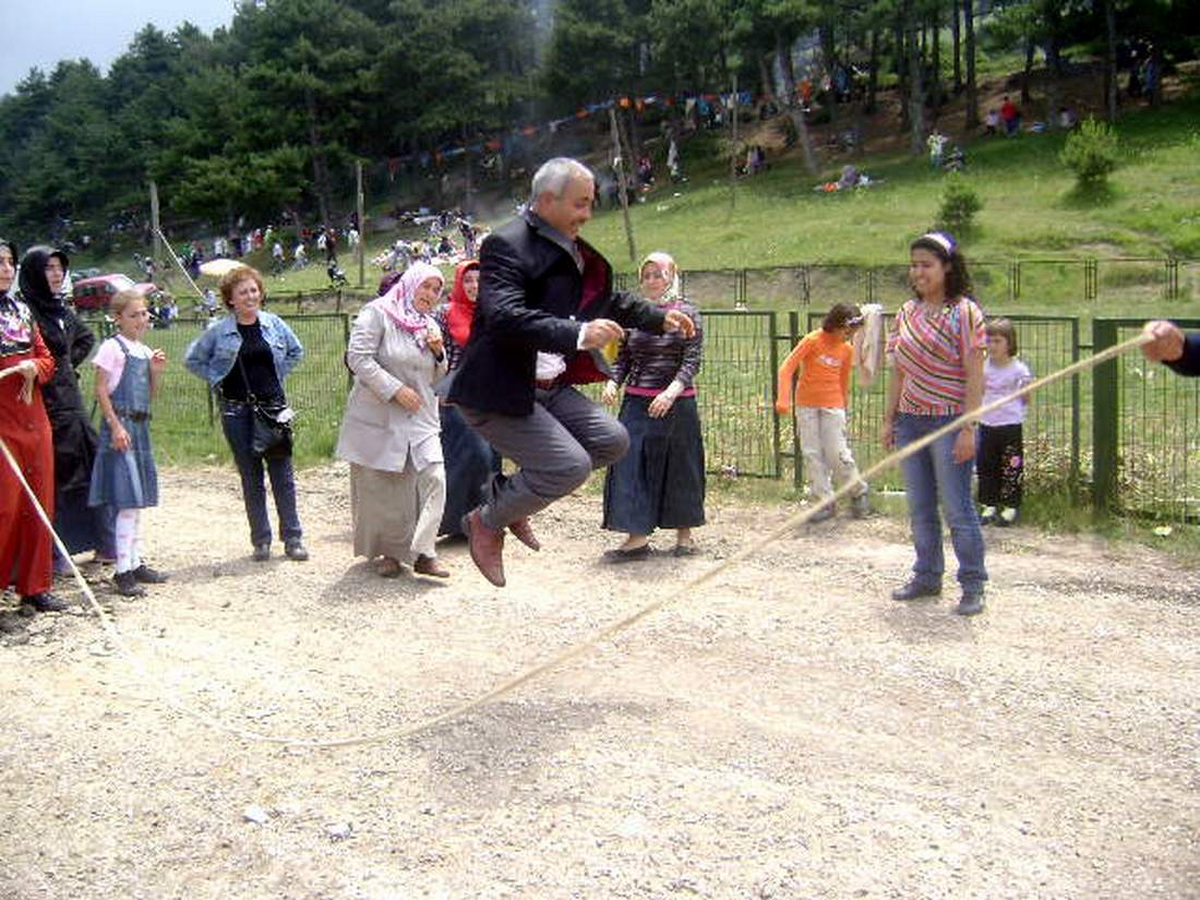 Ak Partililer Piknikte Buluştu