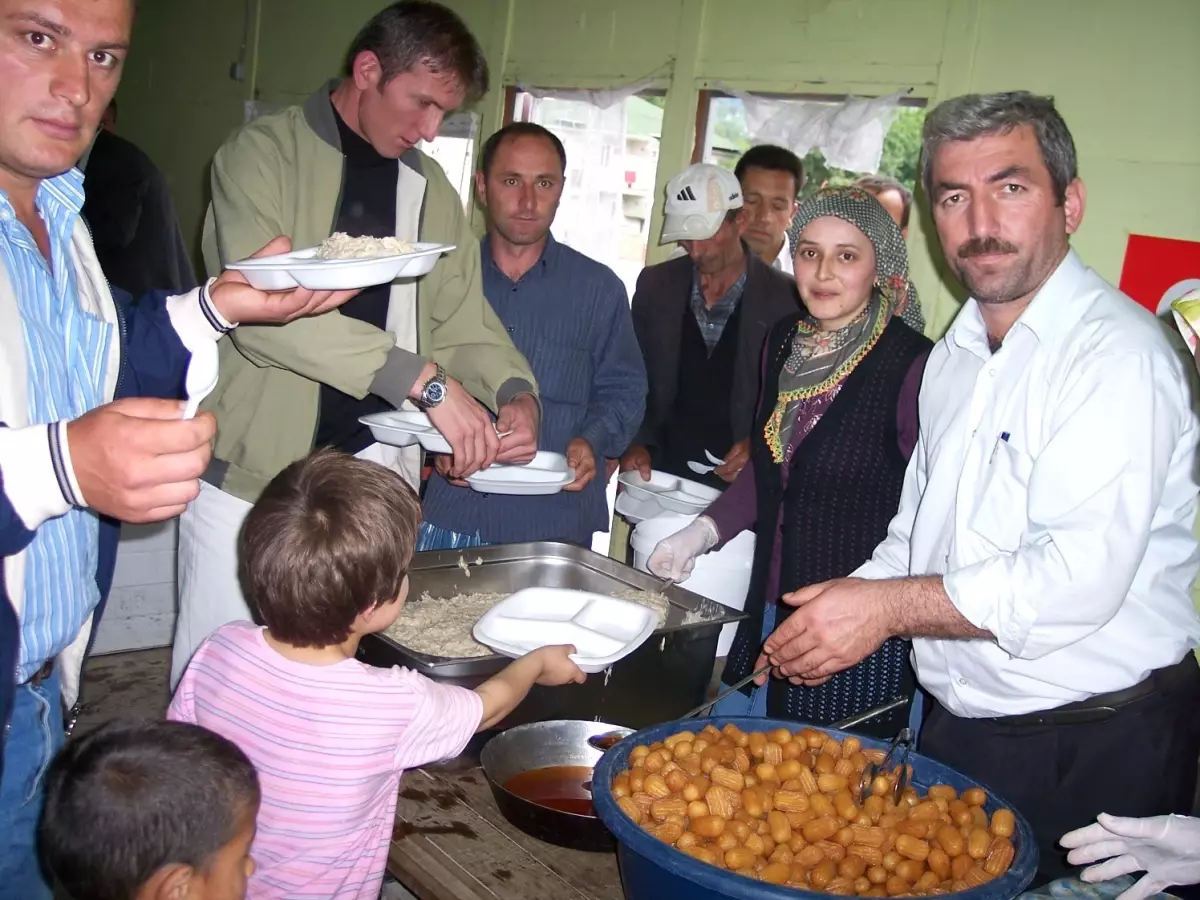 Dokurcun İlköğretim Okulu'nda 4. Geleneksel Keşkek Günü