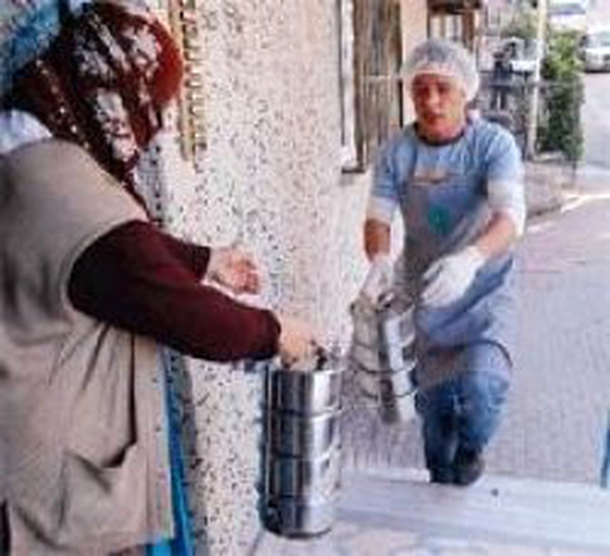 Konfeksiyon Atölyesinde Çalışan İşçiler Bile Aşevinden Doyurulmuş