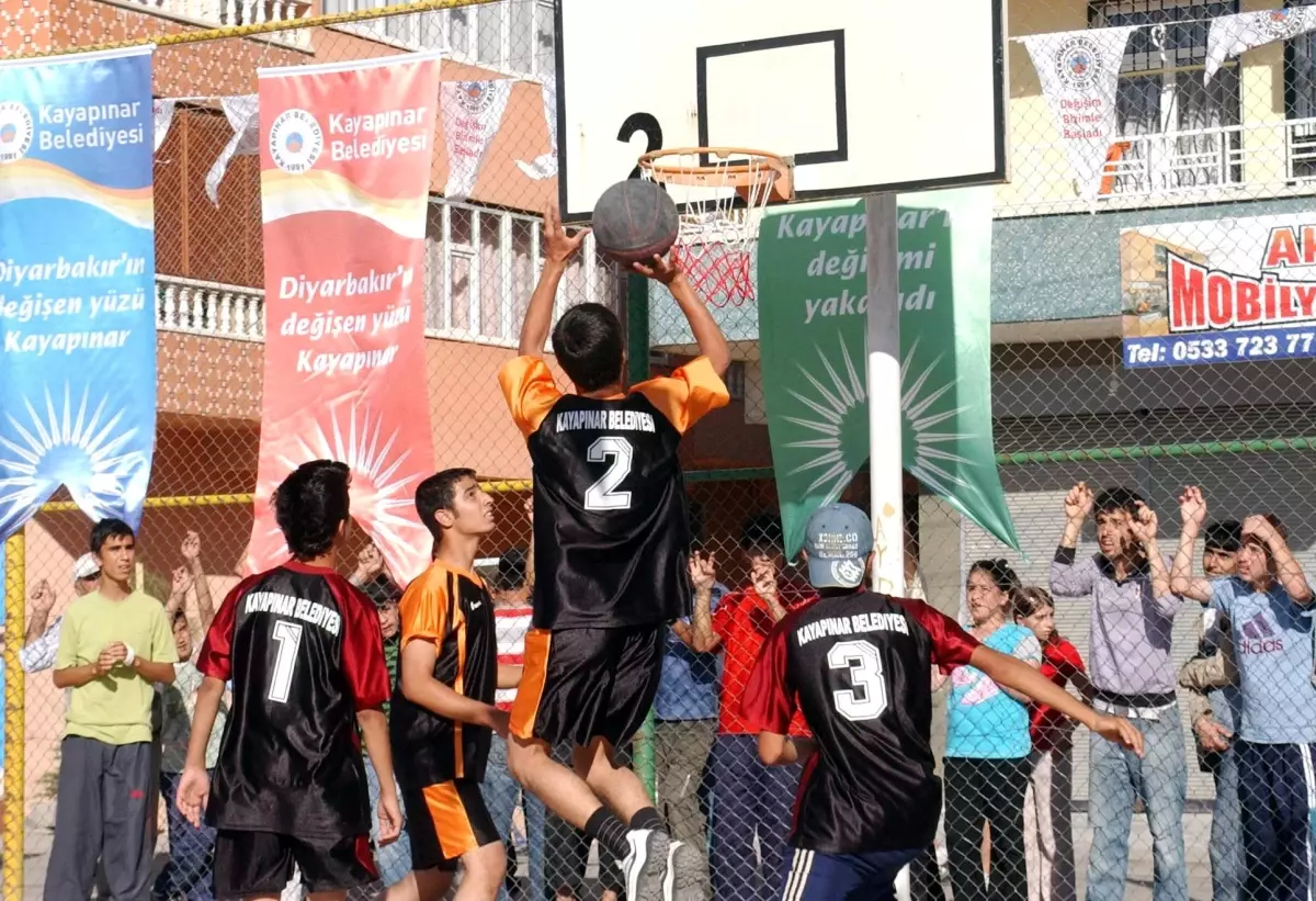 Diyarbakır\'da Sokak Basketbolü Turnuvası Sona Erdi