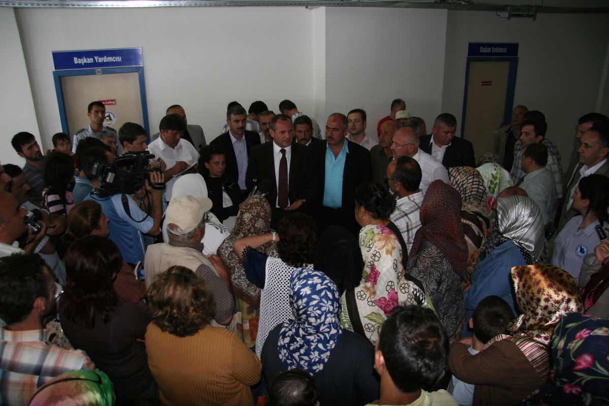 Düzce'de Prefabrike Yapılar Kaldırılıyor