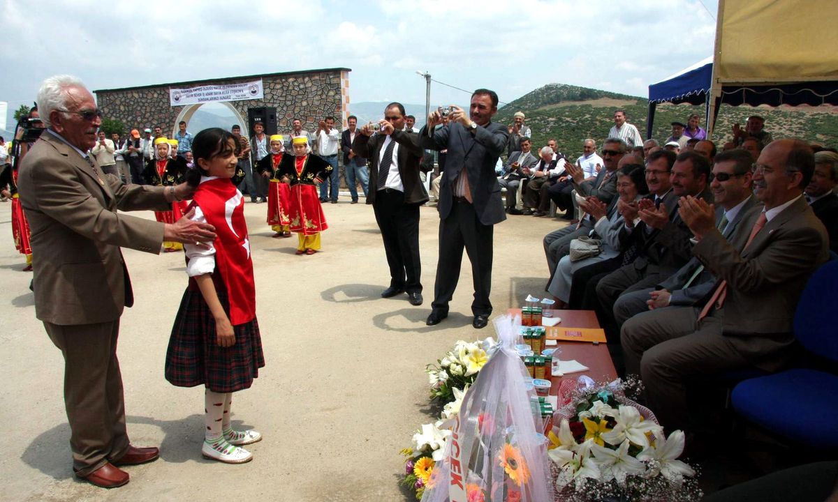 Hayırseverden Öğretmenlere Lojman