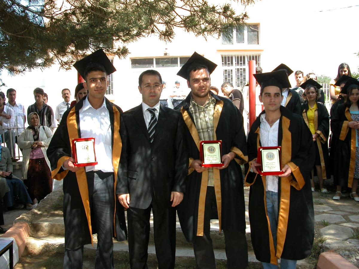 İnönü Üniversitesi Arapgir Meslek Yüksek Okulu'nda Diploma Töreni Düzenlendi