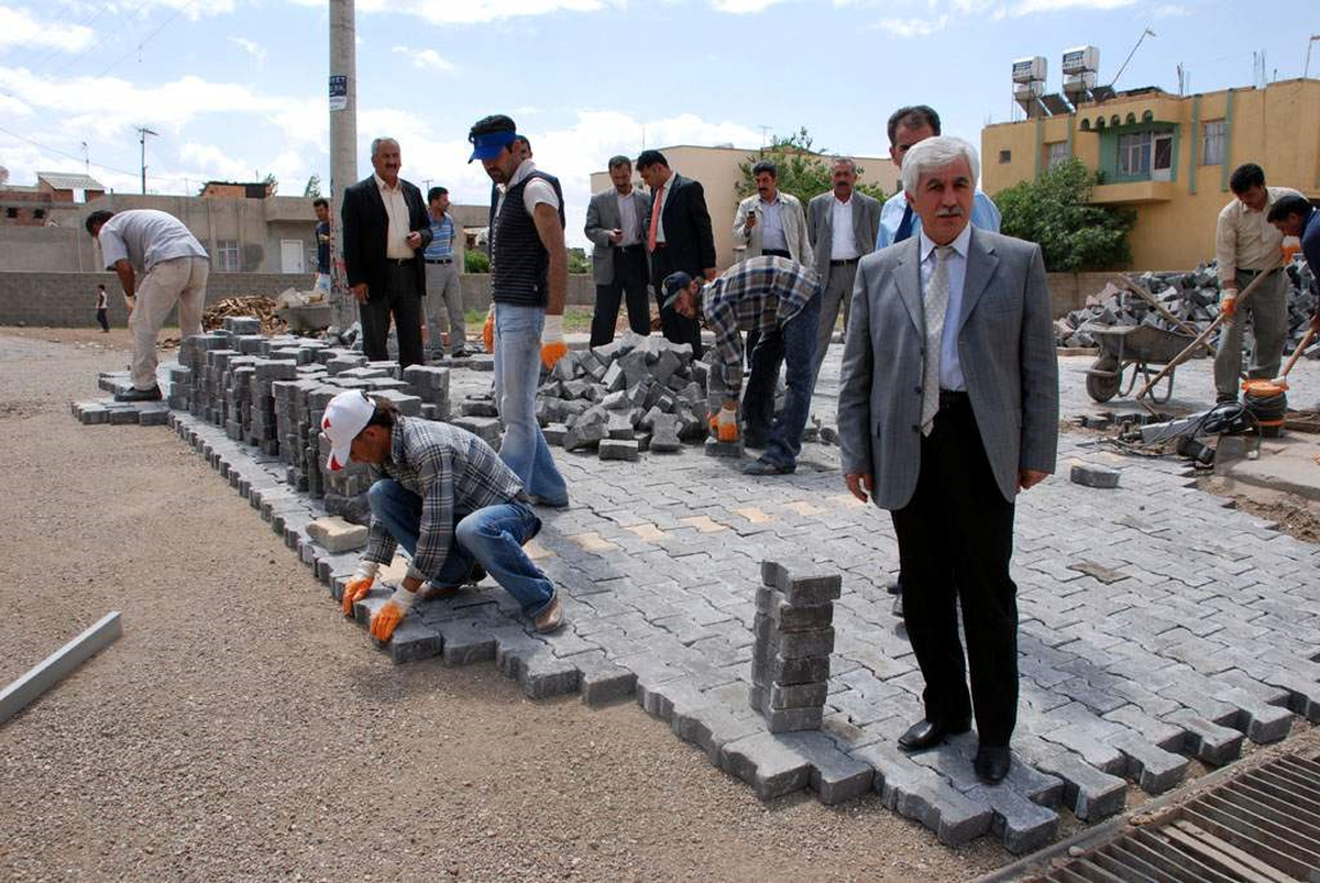 Kahta Belediyesi Kenar Semtlere Parke Döşüyor