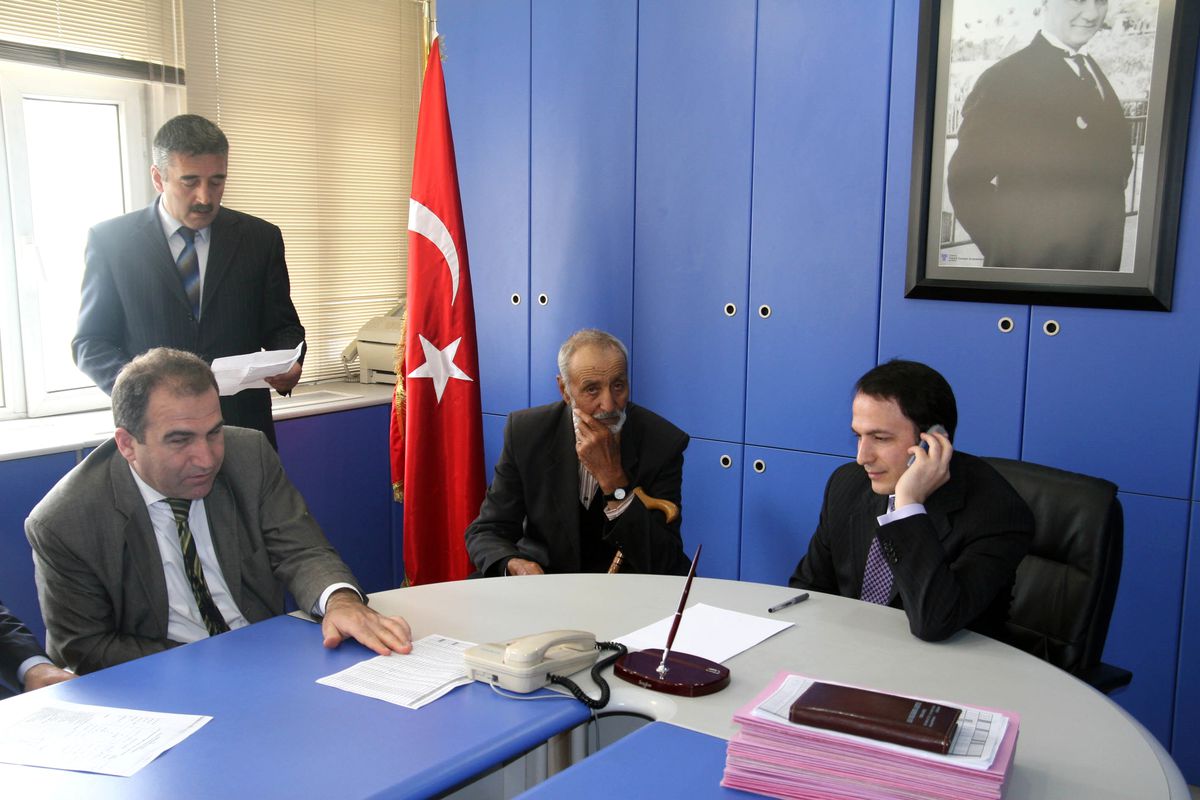 70 Yaşında 900'lü Hat Mağduru