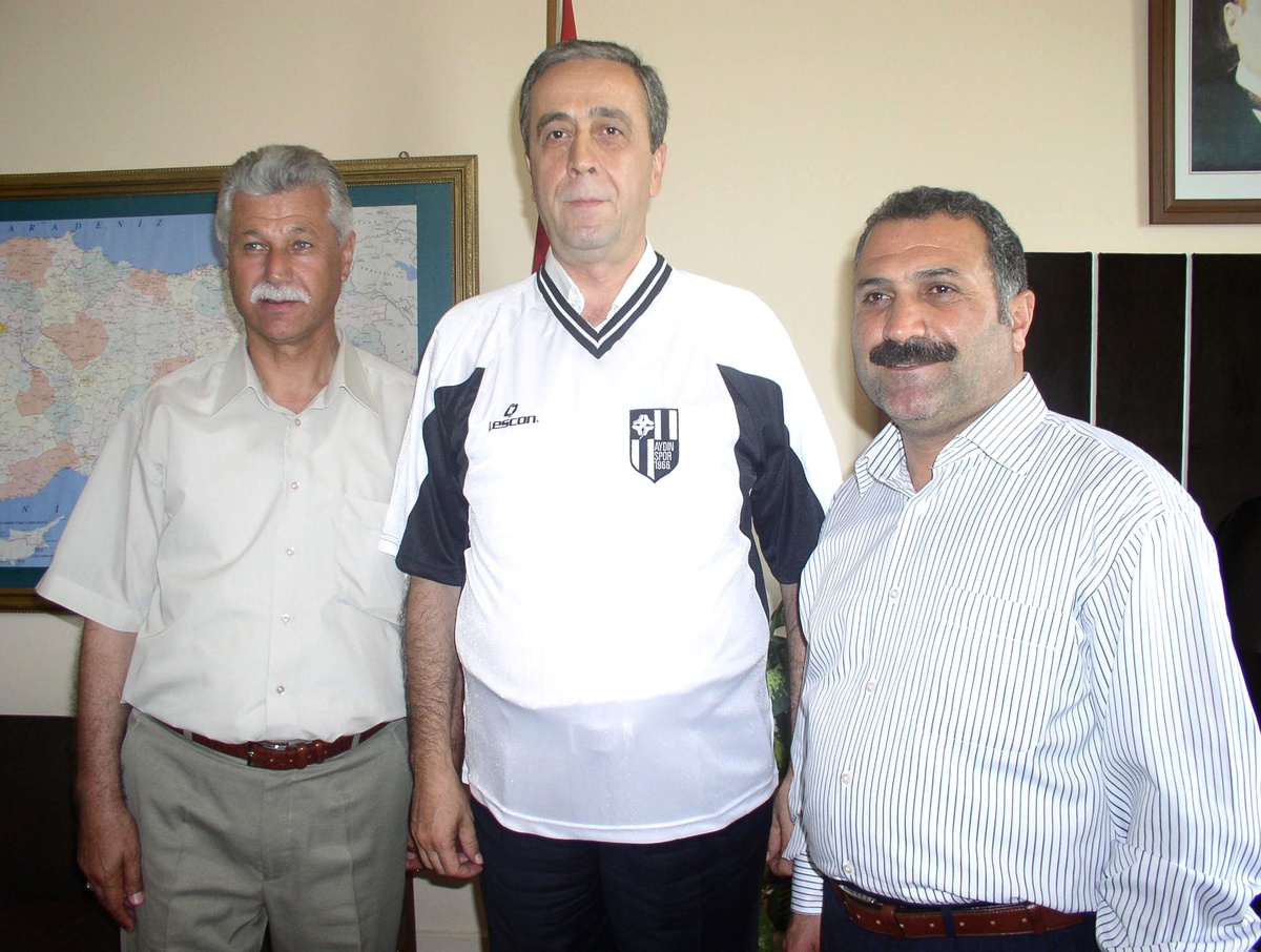 Aydınspor Yönetiminden Vali Yardımcısına Anlamlı Hediye