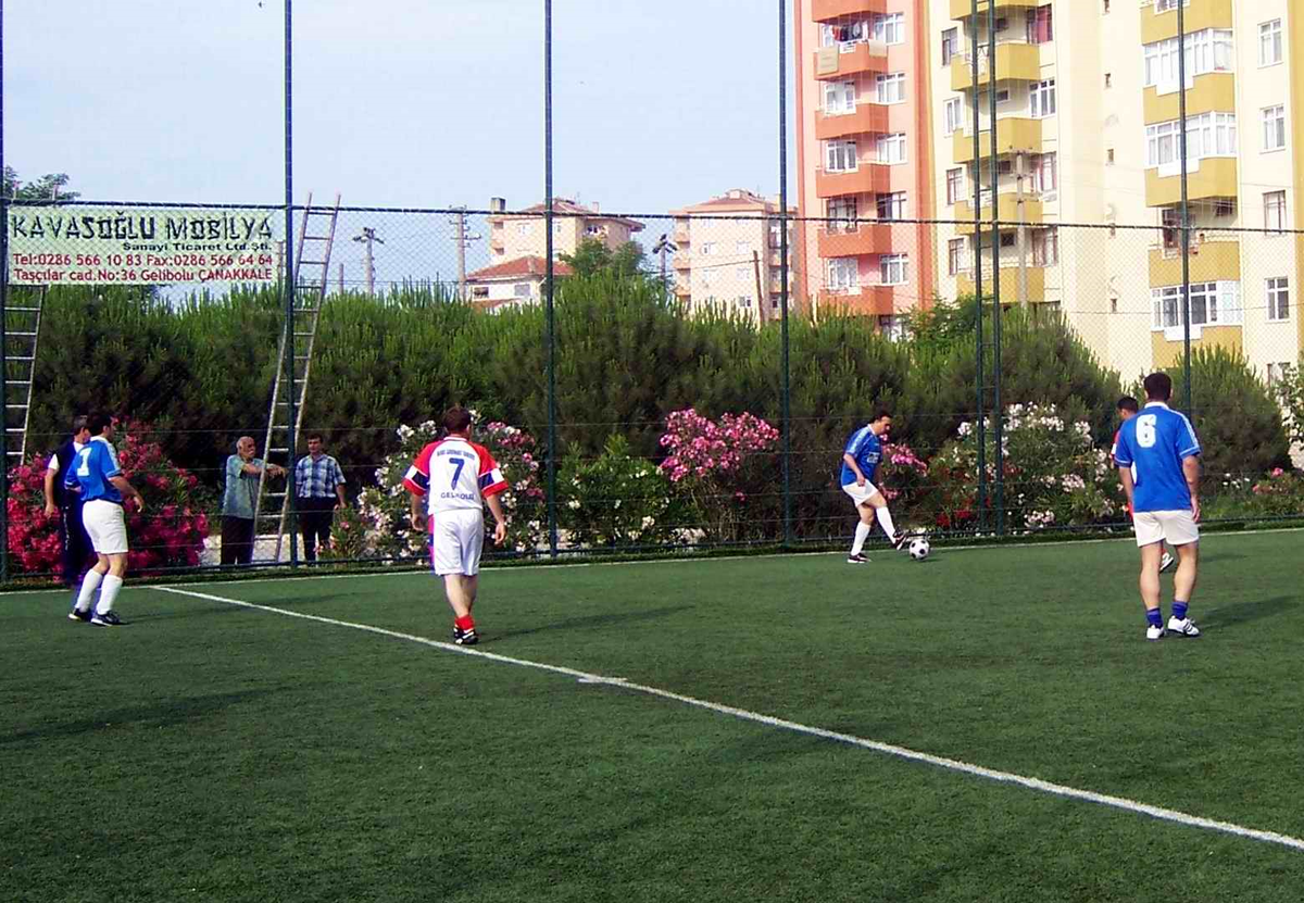 Gelibolu'da Kaymakamlık Kupası Futbol Turnuvası Başladı