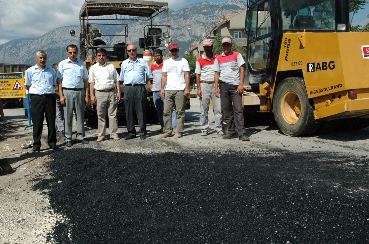 Kemer 3 Kavşağı ile Kuzdere Köprüsü Arasında Asfalt Çalışmalarına Başlandı