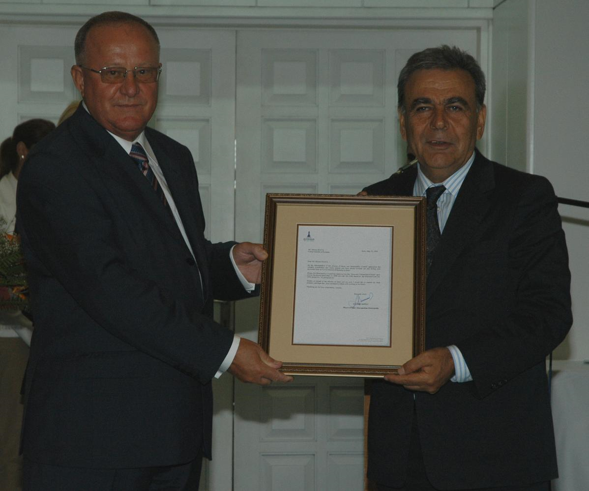 Romanya Başkonsolosu İzmir'in Hemşehrisi Oldu