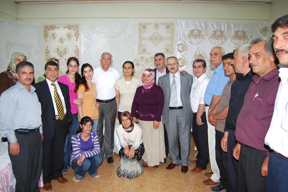 Şehitkamil Belediyesi El Beceri Kursları Sergisi Açıldı