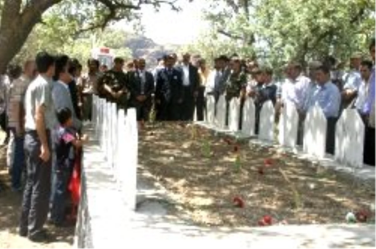 Şırnak\'ta PKK\'nın Katlettiği 27 Vatandaş Anıldı
