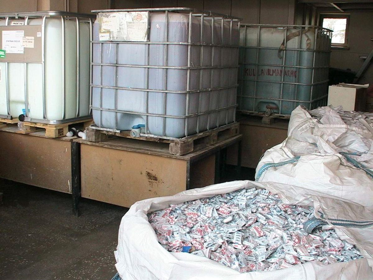 Sultanbeyli Sivaslılar Derneği'nden, Milli Eğitime Temizlik Malzemesi