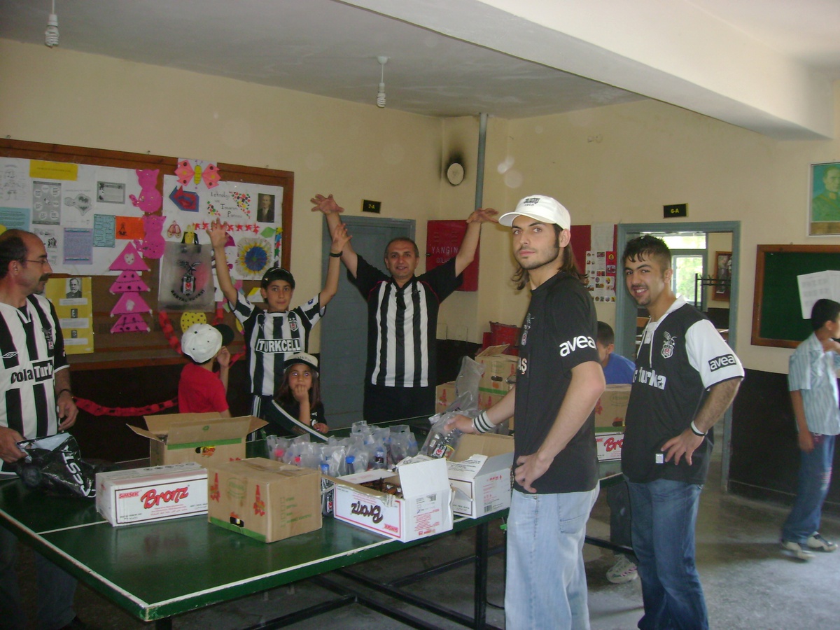 Van Beşiktaşlılar Derneği'nden Öğrencilere Yardım