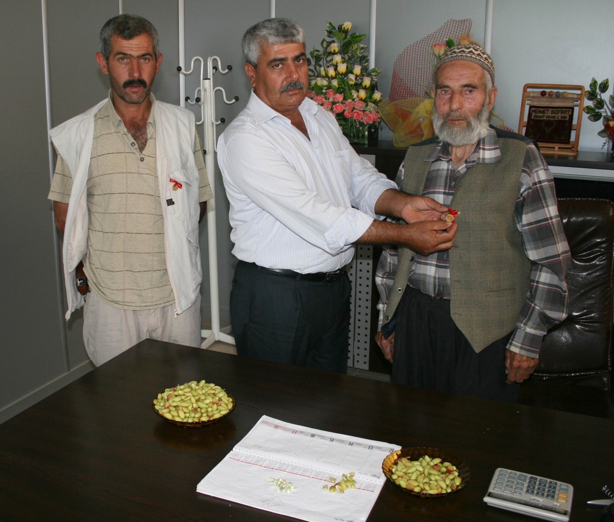 Yılın İlk Boz Fıstığı Mahsulü Nizip Ziraat Odasına Getirildi