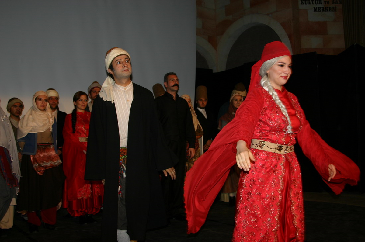 Â€˜yunus Dürür Benim Adım' Tiyatro Oyunu İlgiyle İzlendi