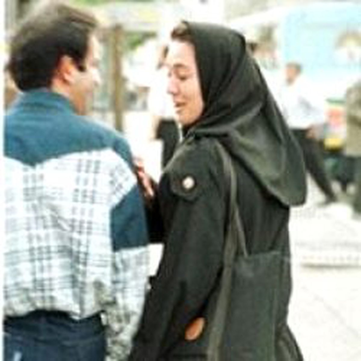 Evlenmeyen İşten Atılacak