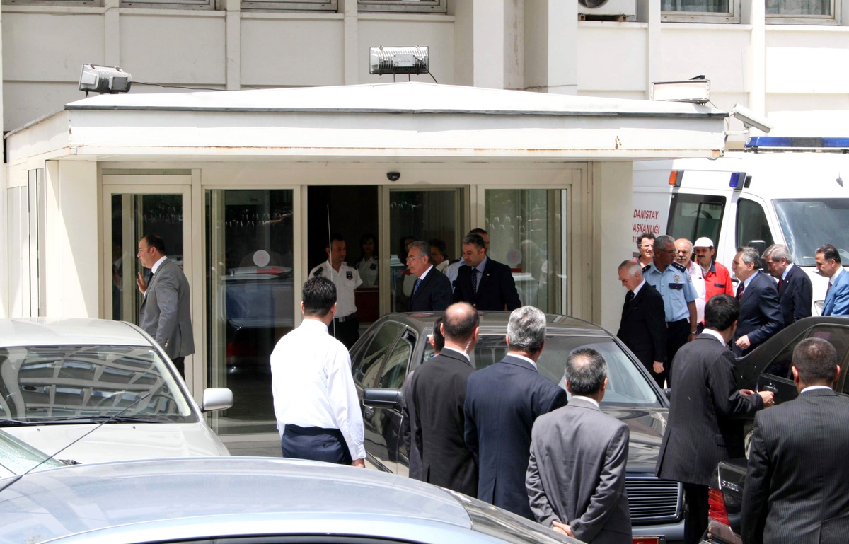 CHP Lideri Baykal, Danıştay Başkanı Birden'i Ziyaret Etti