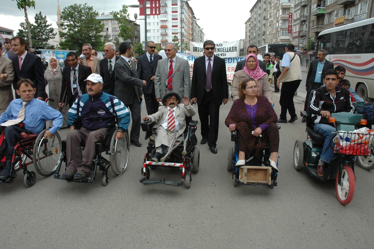 Sivas'ta Â€˜2. Engelliler Şenliği' Başladı