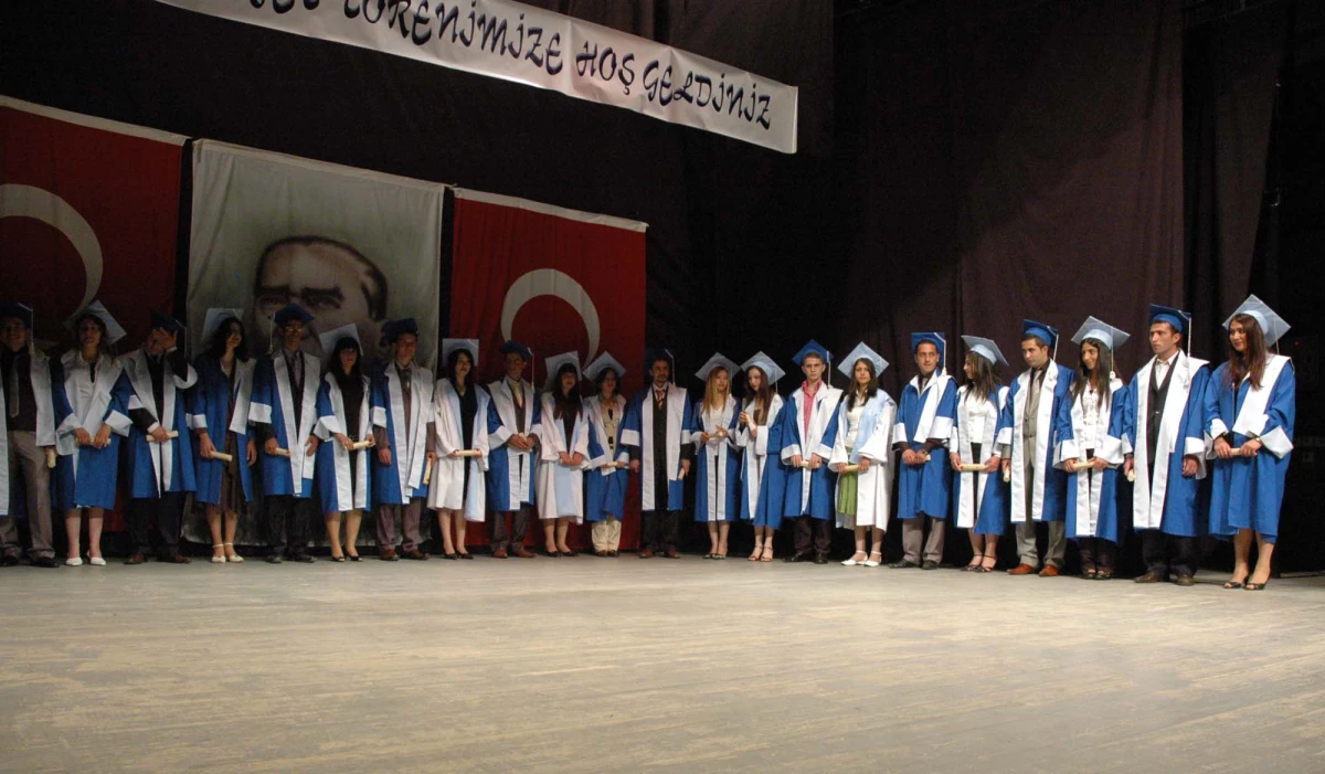 Bitlis Eren Üniversitesi İlk Mezunlarını Verdi
