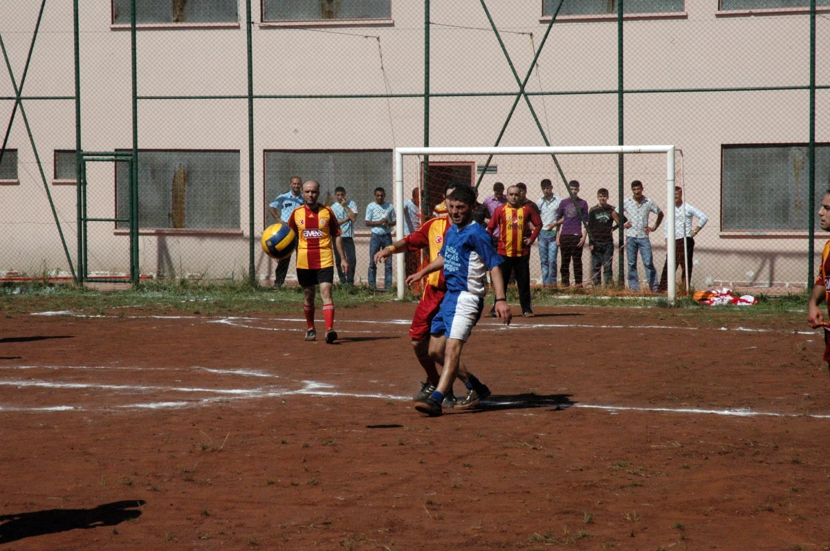 Ferizli L Tipi Cezaevi\'nde Futbol Turnuvası