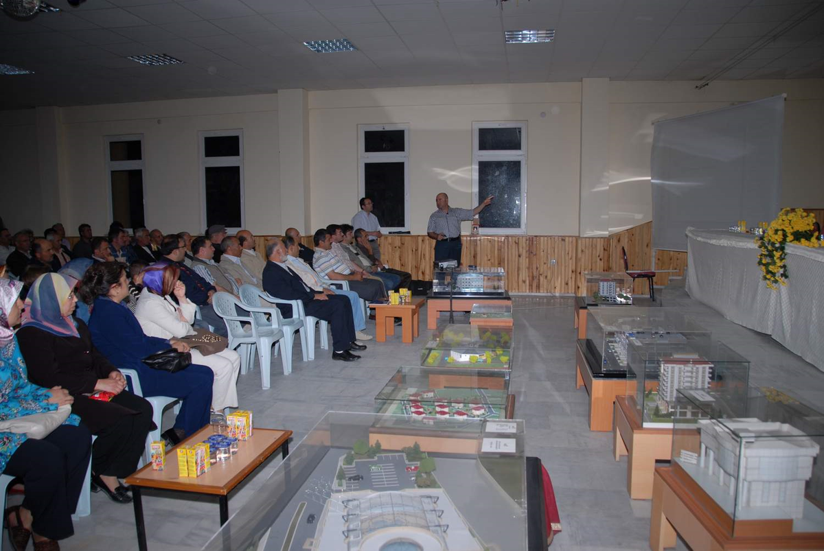 Gediz Belediye Başkanı Saraoğlu 'Halk Günleri' Düzenliyor